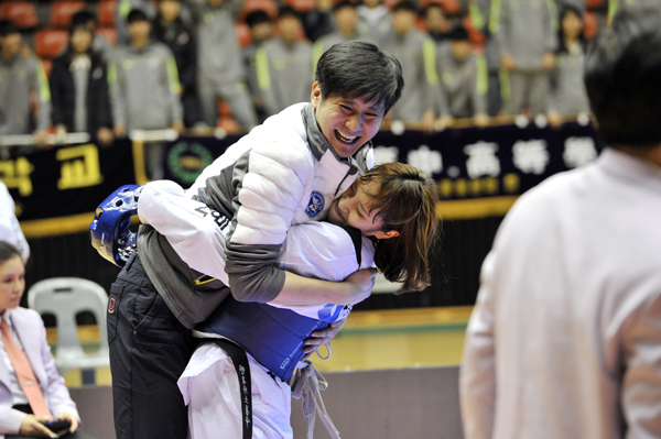 리우 ‘금’ 김소희, 코치와 기쁨의 포옹